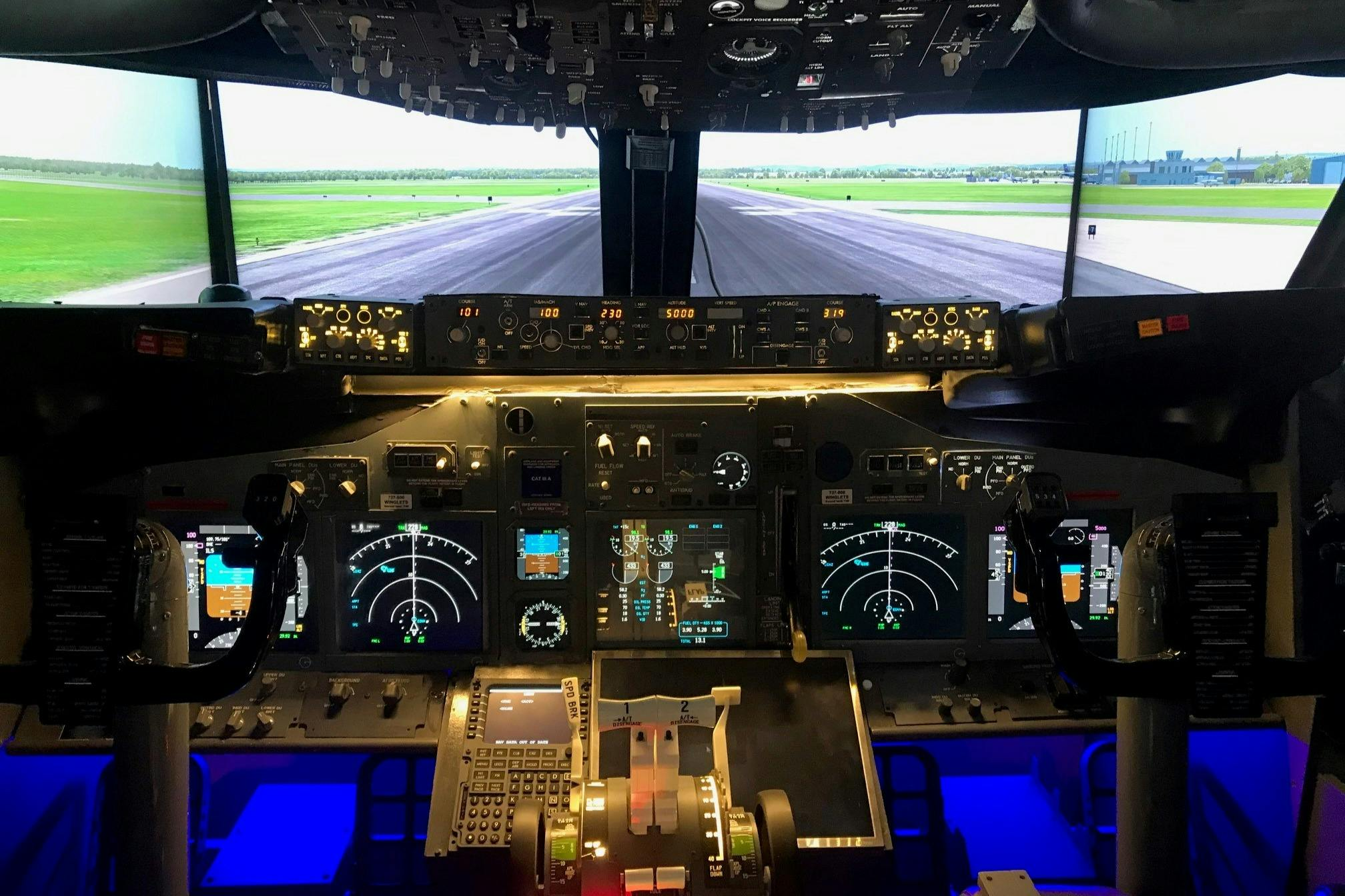 Boeing 737-800 Flight Simulator Experience - Photo 1 of 6
